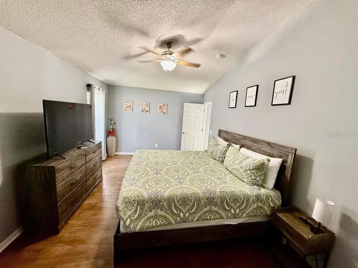 Image No.10-3 Bed Property for sale