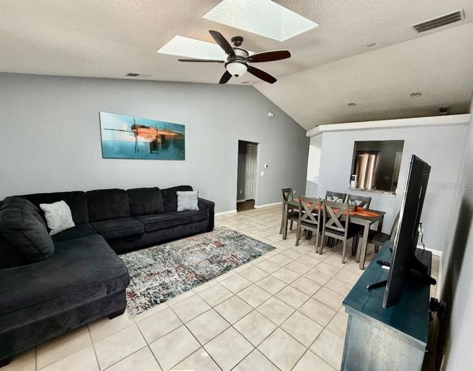 Image No.9-3 Bed Property for sale