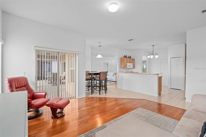 Image No.19-3 Bed Property for sale