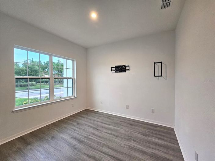 Image No.11-5 Bed Property for sale