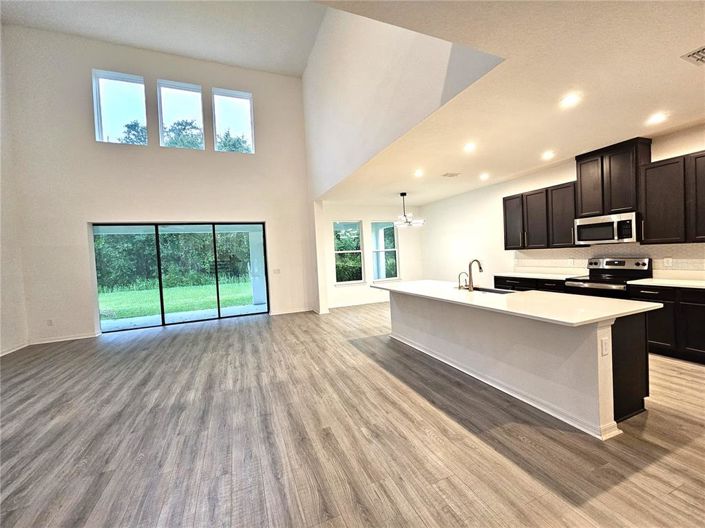 Image No.14-5 Bed Property for sale