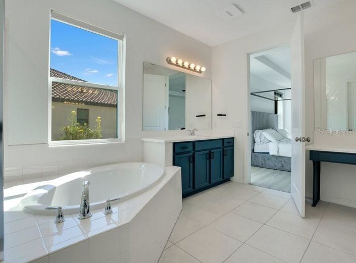 Image No.22-5 Bed Property for sale