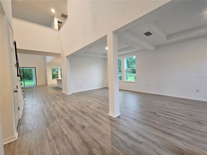 Image No.8-5 Bed Property for sale