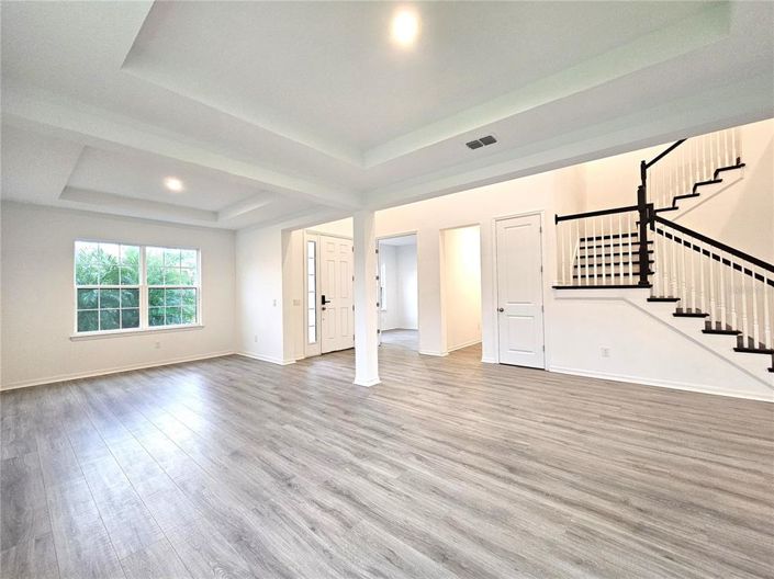 Image No.9-5 Bed Property for sale