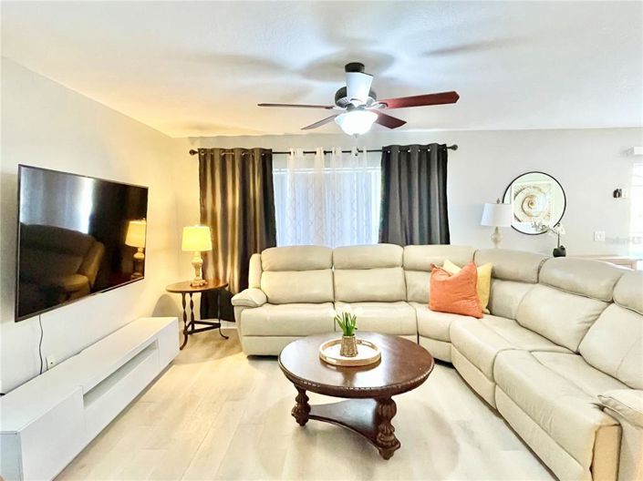 Image No.6-4 Bed Property for sale