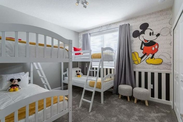 Image No.17-5 Bed Property for sale