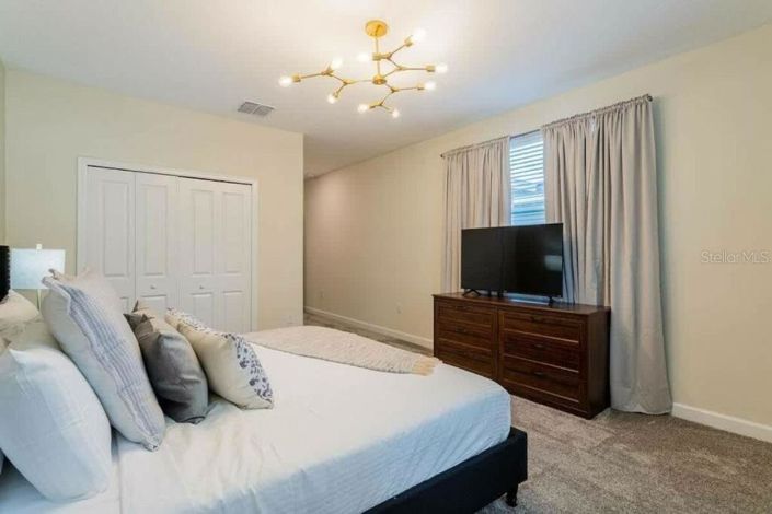 Image No.28-5 Bed Property for sale