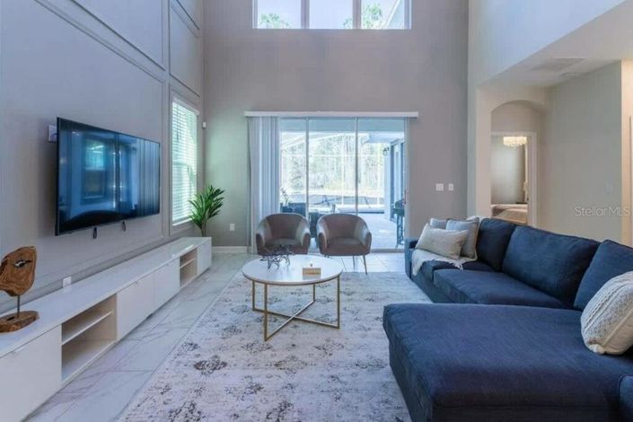 Image No.8-5 Bed Property for sale