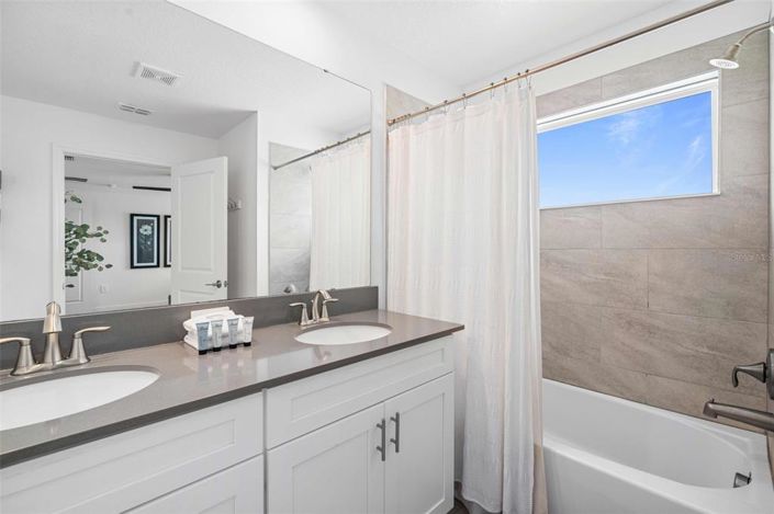 Image No.16-4 Bed Townhouse for sale