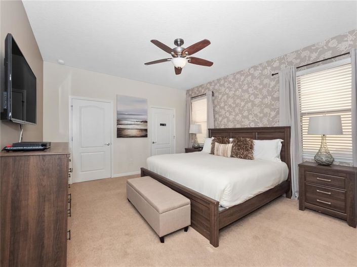 Image No.11-8 Bed Property for sale