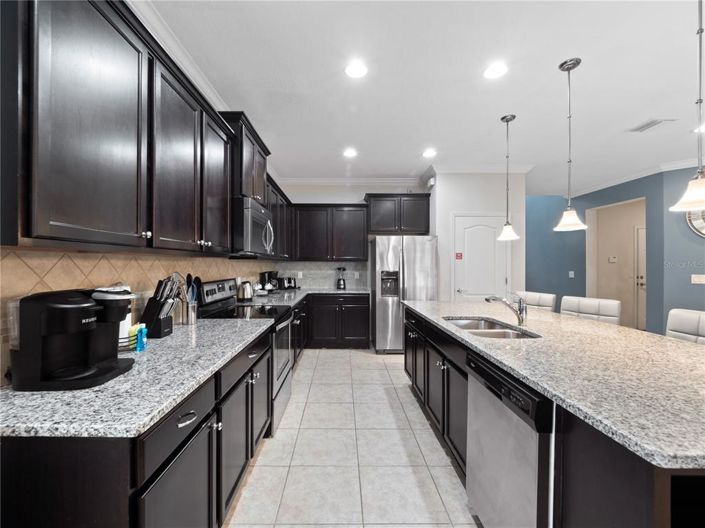 Image No.16-8 Bed Property for sale