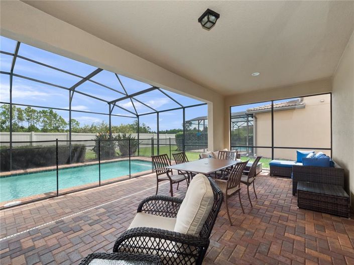 Image No.17-8 Bed Property for sale