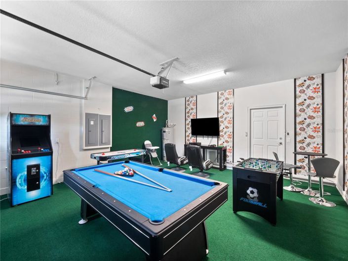 Image No.21-8 Bed Property for sale