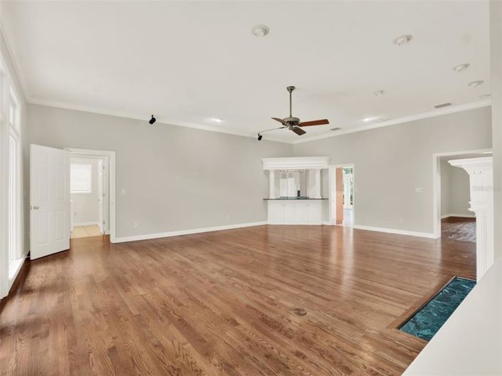 Image No.12-5 Bed Property for sale