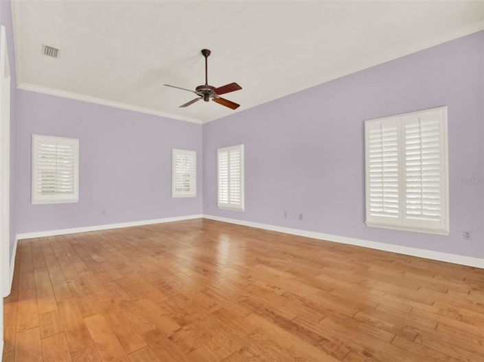 Image No.15-5 Bed Property for sale