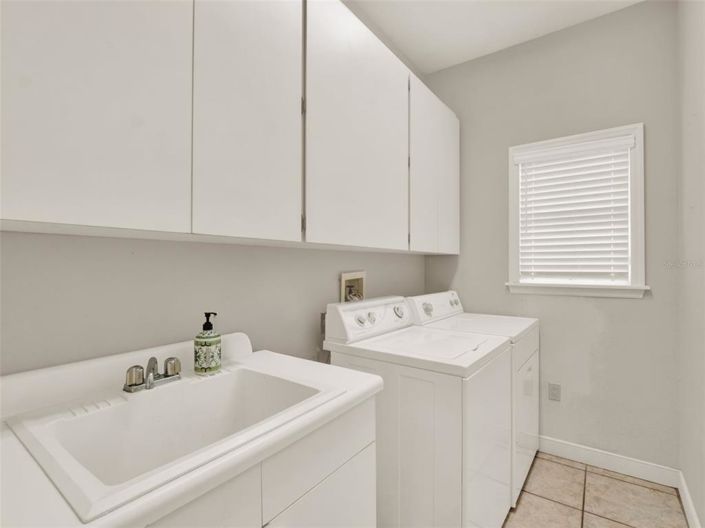 Image No.25-5 Bed Property for sale