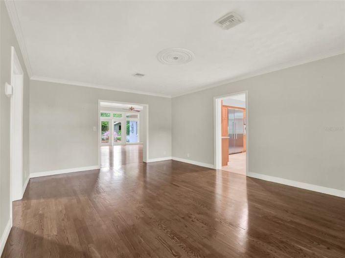 Image No.6-5 Bed Property for sale