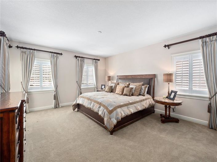 Image No.34-5 Bed Property for sale