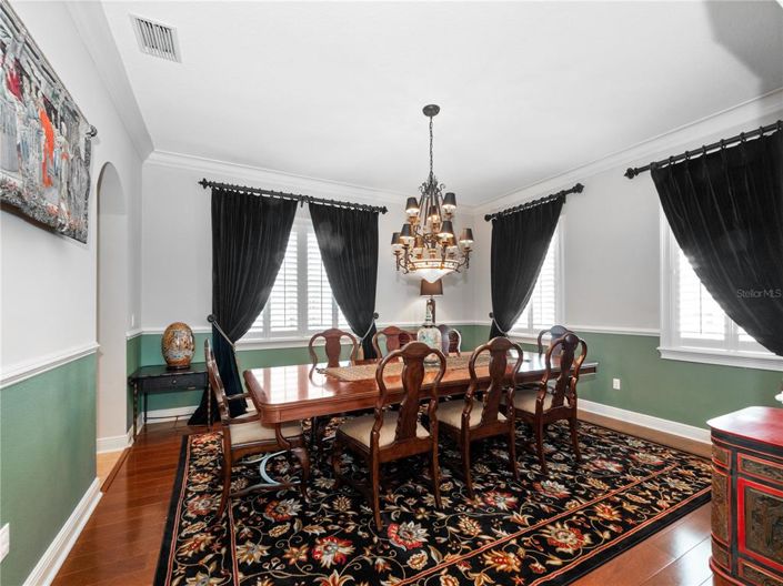 Image No.8-5 Bed Property for sale