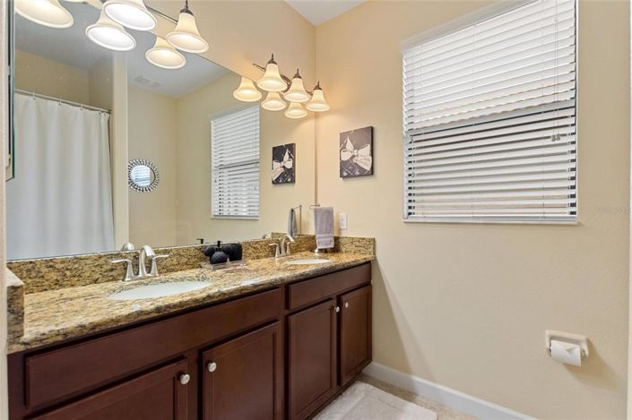 Image No.28-4 Bed Property for sale