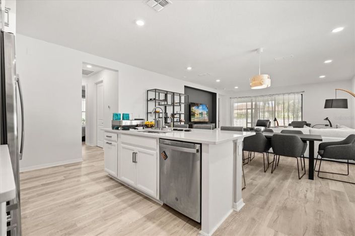 Image No.10-4 Bed Property for sale