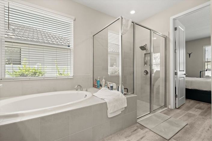 Image No.15-4 Bed Property for sale