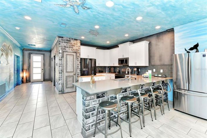 Image No.15-9 Bed Property for sale