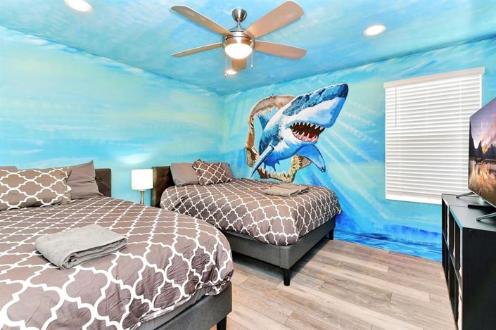 Image No.24-9 Bed Property for sale