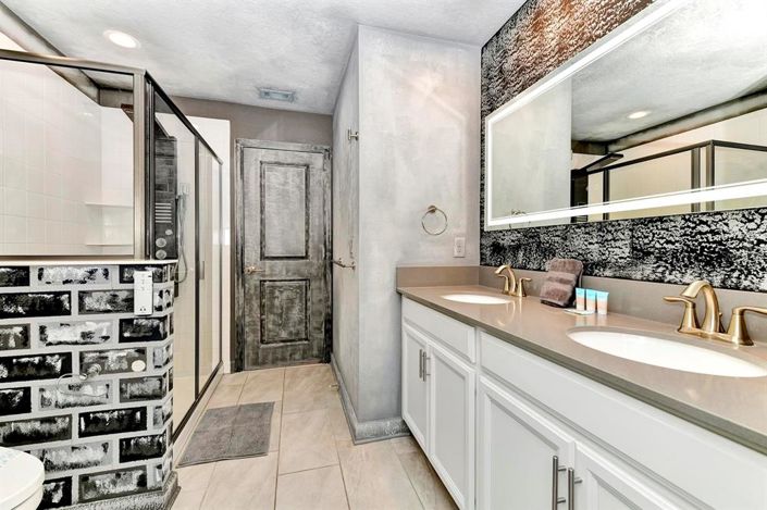 Image No.35-9 Bed Property for sale