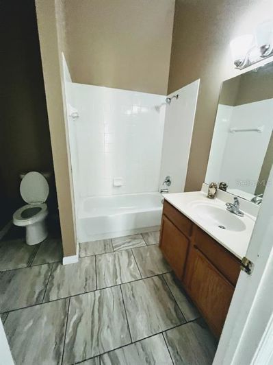 Image No.12-3 Bed Property for sale