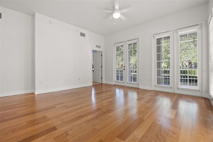 Image No.12-3 Bed Property for sale