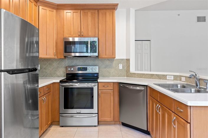 Image No.17-3 Bed Property for sale