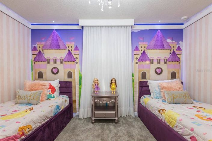 Image No.10-10 Bed Property for sale