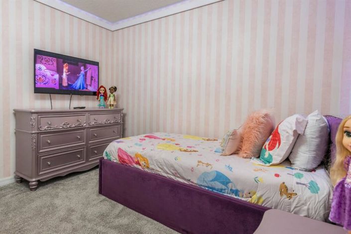 Image No.11-10 Bed Property for sale