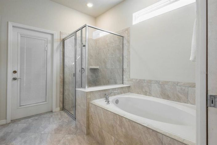 Image No.23-10 Bed Property for sale