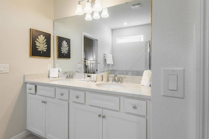 Image No.25-10 Bed Property for sale