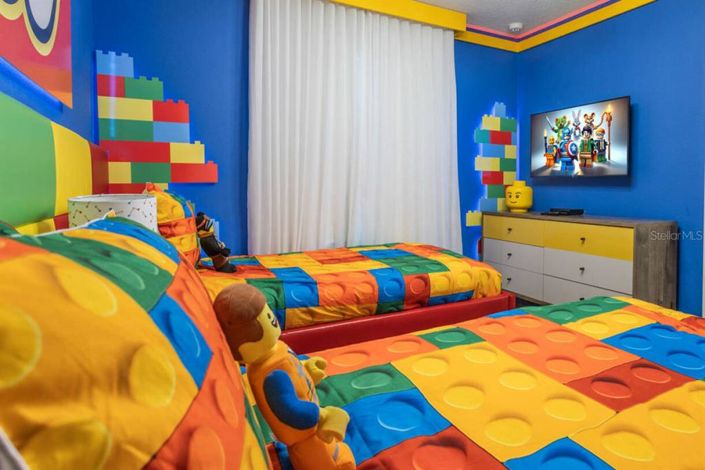 Image No.28-10 Bed Property for sale