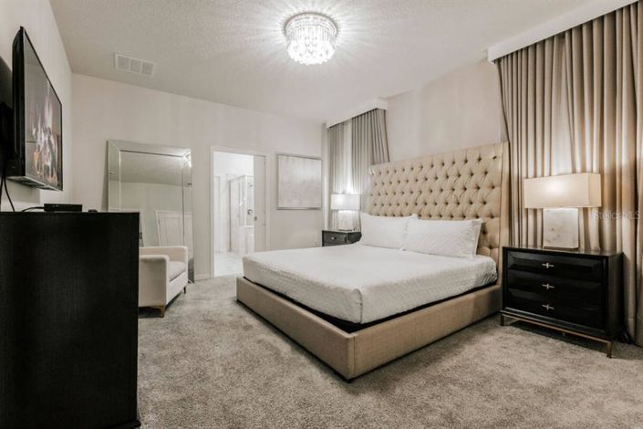 Image No.3-10 Bed Property for sale