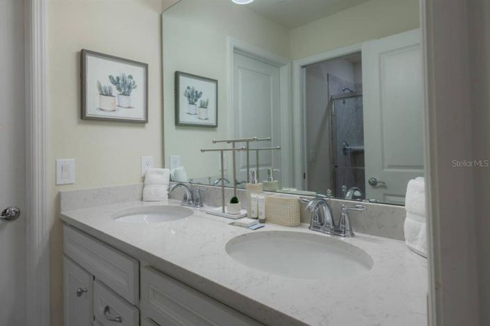 Image No.30-10 Bed Property for sale