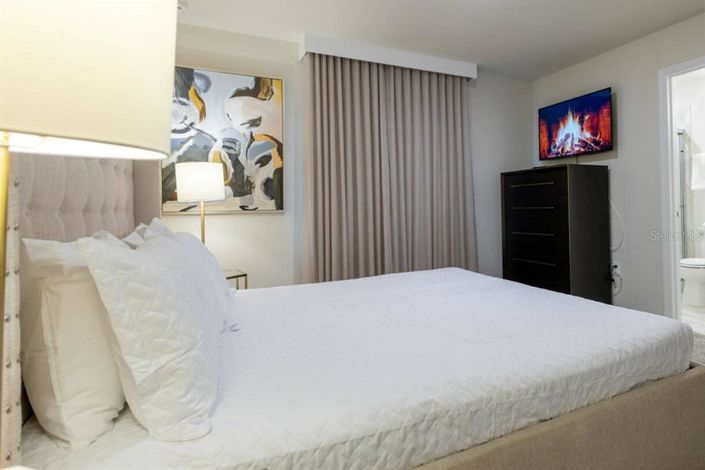 Image No.42-10 Bed Property for sale