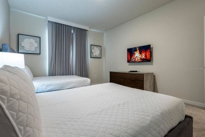 Image No.52-10 Bed Property for sale