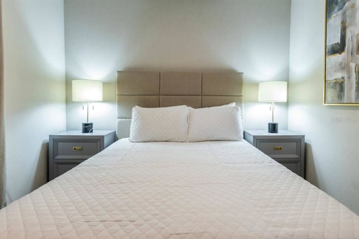 Image No.6-10 Bed Property for sale