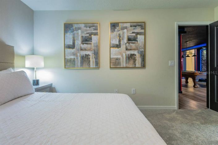 Image No.7-10 Bed Property for sale