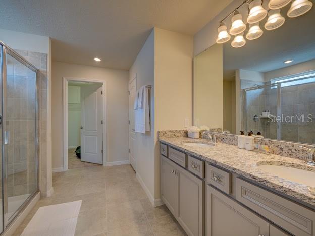 Image No.17-5 Bed Property for sale