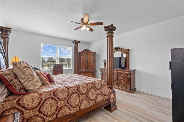 Image No.16-3 Bed Property for sale