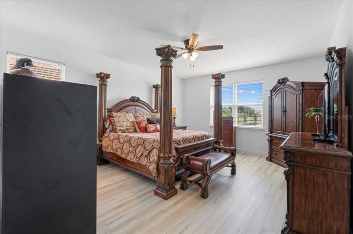 Image No.18-3 Bed Property for sale