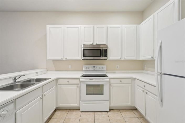 Image No.9-3 Bed Property for sale