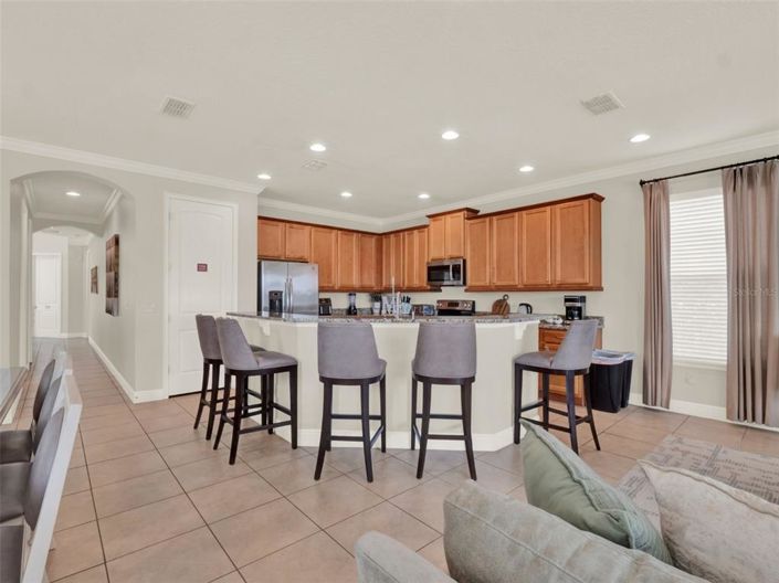 Image No.10-5 Bed Property for sale