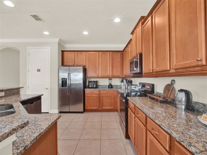 Image No.12-5 Bed Property for sale