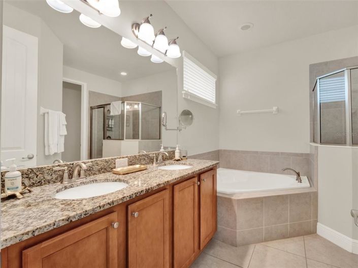 Image No.14-5 Bed Property for sale